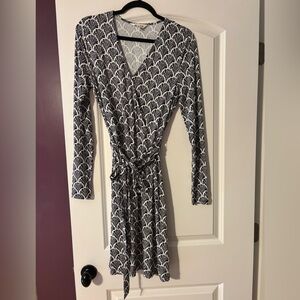 Boden Monochrome Patterned V-Neck Dress